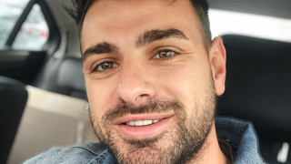 Илиян Найденов продава чай от... коноп!