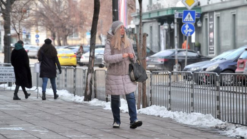 Жената на Поли Пантев обикаля София