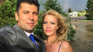 Жената на Кирил Петков бърка торти за Силвена Роу (Вижте какво е направила от мързел)