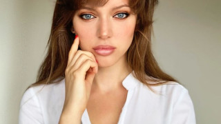 Наша манекенка се снима с Ерик Робъртс в сериал за извънземни