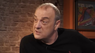 Краси Радков от ученик имитира Тодор Живков