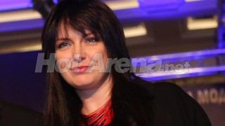 НОВ СКАНДАЛ! Съсед на Жени Калканджиева: Спука ми гумите! Тя бясна: Ще го съдя!