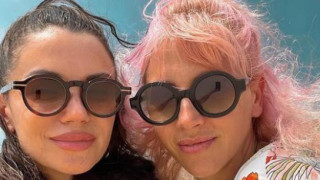 Диляна Попова със сестра си в Шри Ланка