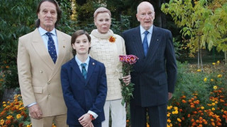 Синът на Княгиня Калина стана на 15 (Внукът на Симеон празнува в тесен семеен кръг)