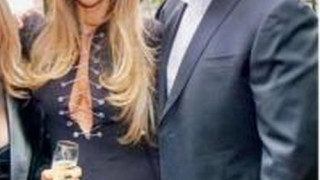 На сватба: Ивайла Бакалова показа бременно коремче (Снимка в галерията)