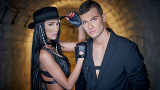 Ани Хоанг и младият й колега Теодор се укриват в бомбоубежище (ВИДЕО)