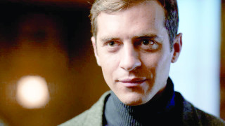 Руши Видинлиев живее сам от 10-годишен! Актьорът и певец учи в Шотландия, където открива магията на театъра