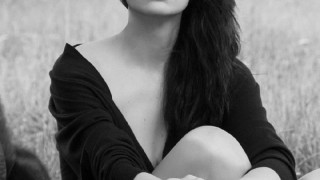 Вижте Жени Калканджиева като дете на море! (ФОТО в галерията)