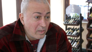 Максим Генчев: Владиката Николай ме изхвърли с полиция от църква в Калофер