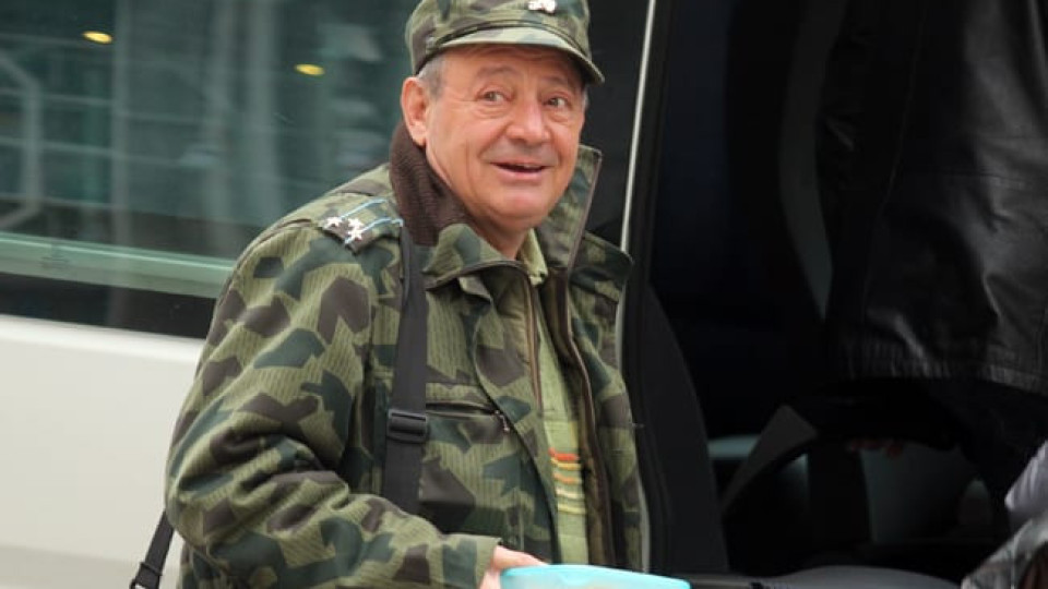 Антон Радичев: Парите не ми стигат, нямам и лев настрани Антон Радичев: Парите не ми стигат, нямам и лев настрани