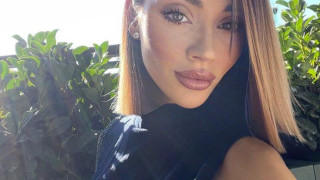 Куче нападна Биляна Лазарова! Младата певица повалена на земята