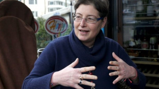 Дъщерята на Коста Цонев остана без дом