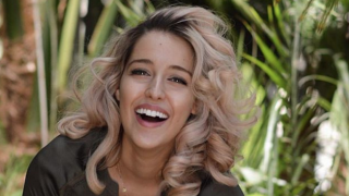 Втората Андреа: Мари на Гала показа зърна (Снимка)