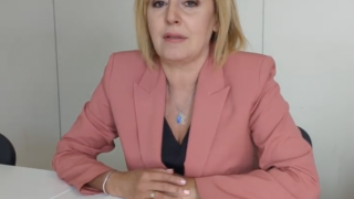 Мая Манолова бясна на ясновидец