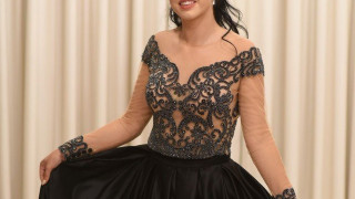 Елвира от „Ергенът“ печели пари от загубата на девствеността си