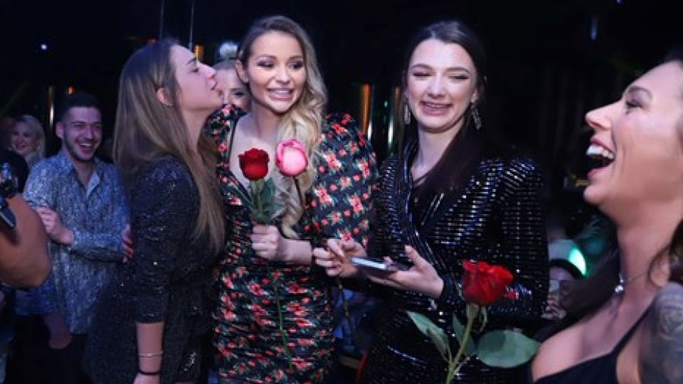 Участничките в Ергенът купонясват след шоуто Участничките в Ергенът купонясват след шоуто