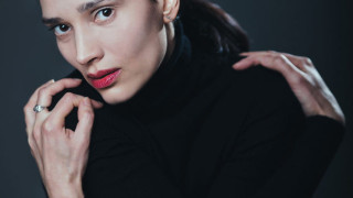 Ирмена Чичикова  пие чай в Ирландия