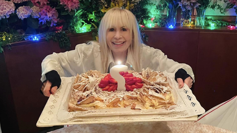 Лили Иванова не вкуси от тортата си за рождения ден