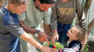 Благой Георгиев взима децата в Бали! Джизъса едва склонил Златка да пусне малкия Благо