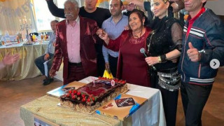 Софи Маринова вдигна купон за майка си