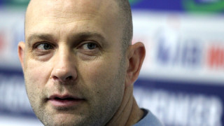 Тити Папазов пак  фучи на червено