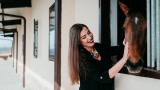 Радина Думанян се научи да язди