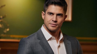 Иво Аръков изпоти феновете с епилирано барабанче в „Съни бийч“ (Фото)