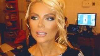 Венета Райкова  изчисти дома си  от лошата енергия чрез кадене