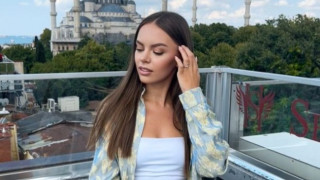 Гаджето на  Капитонова  я държи под ключ