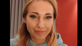 Алекс Раева крие мъжа си! Показа му само гърба (СНИМКИ)