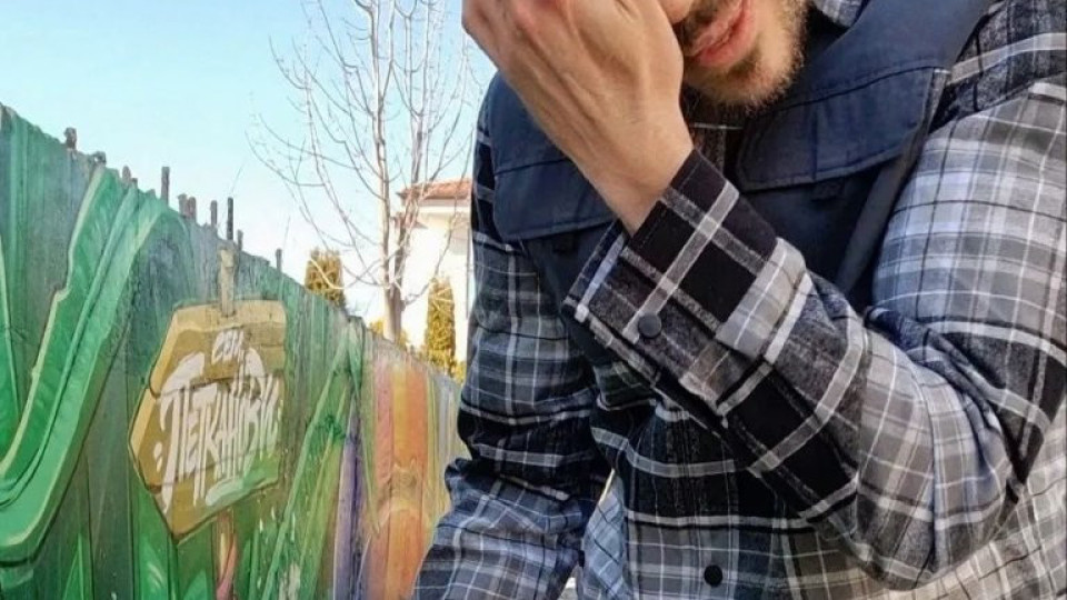 Петканов отказал участие в ревю с „една работа“ Петканов отказал участие в ревю с „една работа“