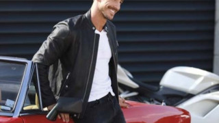 Ергенът отваря свой собствен фитнес, тръгна на уроци по пеене