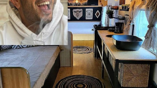 100 Кила брои 30 бона за каравана на морето! Мобилният дом обзаведен от Теди Велинова