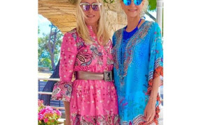 Кристина Димитрова и Мисис Баба заедно на плаж