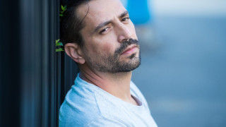 Денис Топал спасява 13-годишната Натали от нечовешки болки (Снимката не е за хора със слаби нерви)