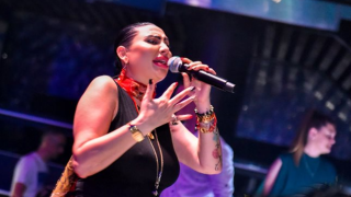 Софка спретна стриптийз „Червената шапчица“ пред ошашавени  фенове (ШОК снимки)