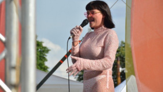 Рут Колева: Страхувах се за живота си на първия прайд, заплашваха ме с убийство