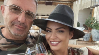 Деси Цонева празнува годишнина в Париж