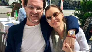 Медсестра смени Теди Велинова в леглото на д-р Енчев (Първи общи СНИМКИ)