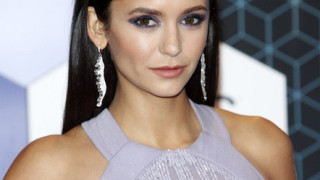 Нина Добрев се преби на яхта