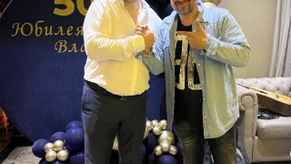 Най-острото перо на спортната и политическа журналистика чукна 50 с изискано парти