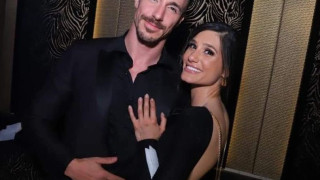 Алекс от „Ергенът“ става сервитьорка! Баща й отвори бар край морето