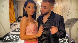 Цвети на Криско стана манекенка! Тя дефилира, той – пее!