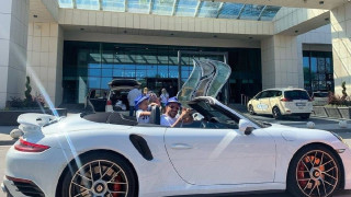 Майтапчии!  Братът на Борис Дали хвана автобус, Коцето го прибра в поршето