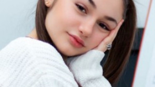 Крисия възмутена: Нямам силикон!