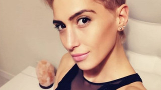 Чудо! Миска търка с оцет колата на мъжа си