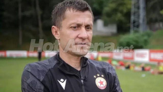 Треньорът на ЦСКА двойник с актьора Моню Монев