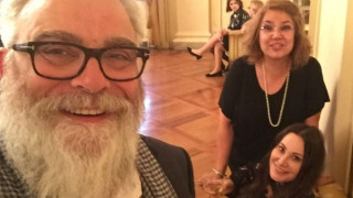 Мадам Мулти на почивка с Марта Вачкова  (Подслаждат дните си с шампанско за 250 евро)