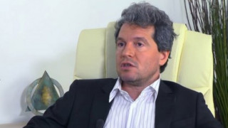 Тошко Йорданов се развел тайно заради млада вирусоложка? (Снимки)