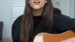 Пеят хит на Азис на френски